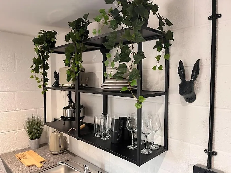 Sleep Next To A Horse In A Stable By The City ! Exeter Apartment