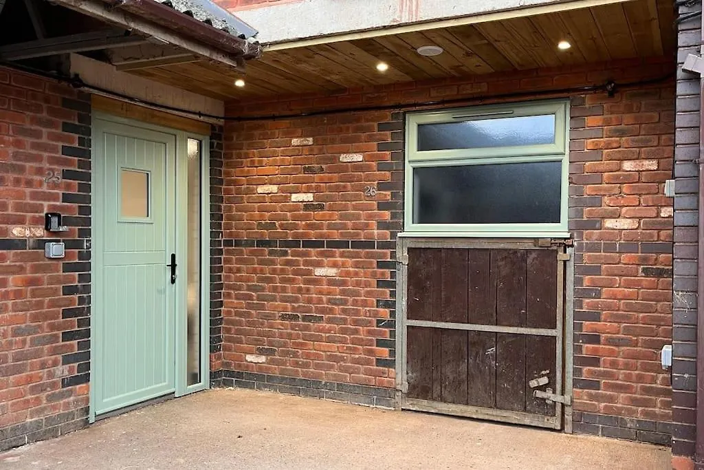 Apartment Sleep Next To A Horse In A Stable By The City ! Exeter